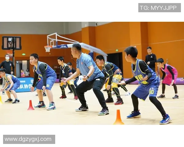 广州篮球队的蜕变之旅：从传统强队到现代化篮球俱乐部的探索与实践